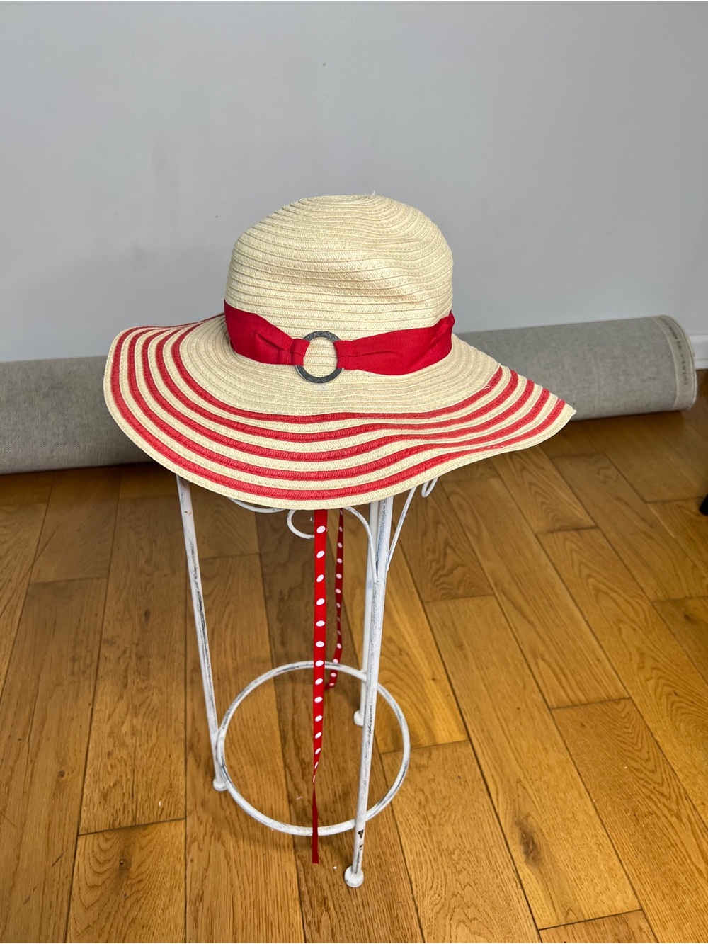 Vintage Red and Cream Wide-Brim Sun Hat